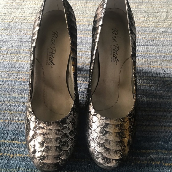 Metallic Snakeskin Heels - Picture 2 of 6